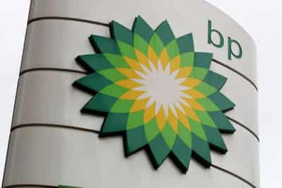 Image for Energy shares lift London’s FTSE 100; miners weigh