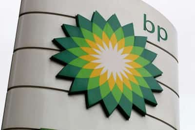 Image for Energy shares lift London’s FTSE 100; miners weigh