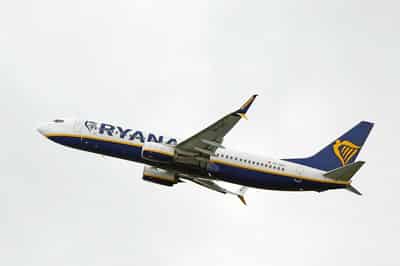 Image for Spanish court suspends fines for two airlines over cabin bag fees