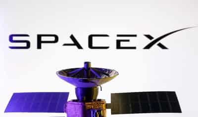 Image for SpaceX probes for cause of Starlink's global satellite network outage