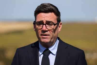 Image for New UK PM Burnham takes to social media to challenge populist parties' dominance
