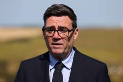 Image for New UK PM Burnham takes to social media to challenge populist parties' dominance
