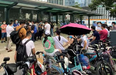 Image for As China Evergrande&#8217;s debt crisis deepens, unpaid small business owners speak of despair