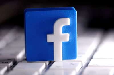 Image for Exclusive: Facebook selects local journalists paid in $5 million newsletter recruitment push