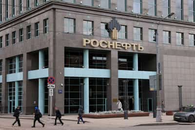 Image for Berlin seeks to shield Rosneft's German arm from US sanctions, says source