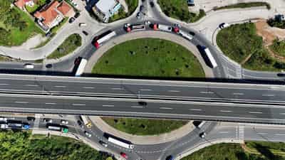 Image for Bosnian truck drivers block movement of goods in protest over barriers, taxes