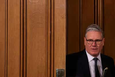 Image for UK's Starmer facing crunch meeting as calls grow for him to quit