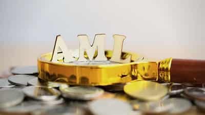 Image for OakNorth Bank, leading UK bank, partners with innovative AML provider, ComplyAdvantage