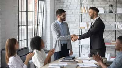 Image for How to Pitch Your Business to Investors: 7 Key Elements for Securing Funding