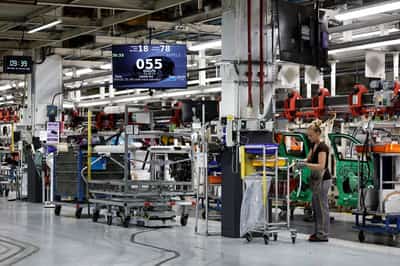 Image for French services sector returned to growth for first time since December, PMI shows