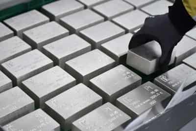 Image for Platinum facing biggest deficit in years as carmakers snap up metal