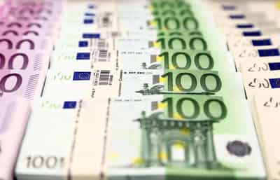 Image for Euro falls on gloomy PMI data, dollar hits 2-month high