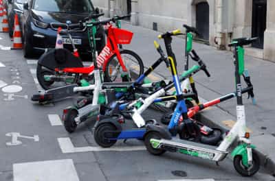 Image for Paris considers electric scooter ban over safety concerns