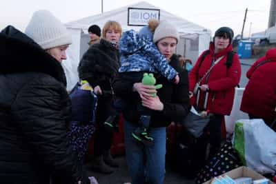 Image for Russian attacks in western Ukraine prompt more people to flee