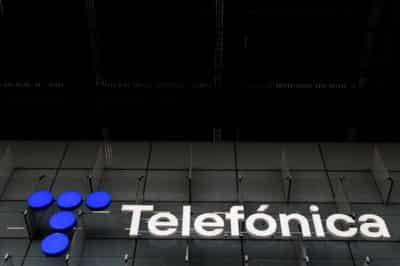Image for Telefonica hires Barclays to seek partner to fund UK fibre network, El Confidencial says