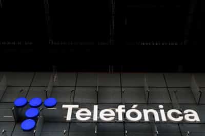 Image for Telefonica hires Barclays to seek partner to fund UK fibre network, El Confidencial says