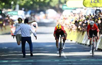 Image for Cycling-Pogacar crashes before anti-Israel protester disrupts Tour stage finale