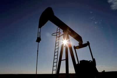 Image for Oil prices fall to around $90/bbl in volatile trade