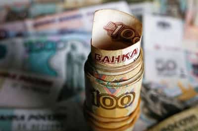 Image for Russia warns it may be forced to pay FX debt in roubles due to sanctions