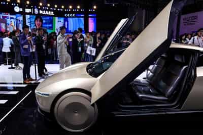 Image for Tesla plans $20 billion capital spending spree in push beyond human-driven cars