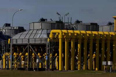 Image for EU plans to make fossil fuel firms share excess profits, draft shows