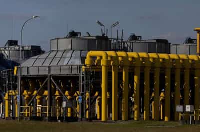 Image for EU plans to make fossil fuel firms share excess profits, draft shows