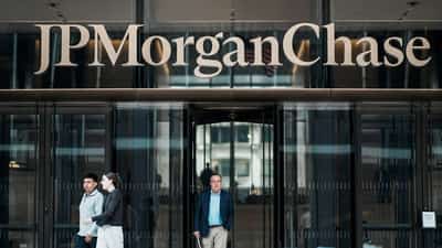 Image for J.P.Morgan sees BoE hiking rates in February