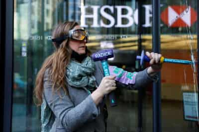 Image for Climate activists shatter 19 windows at HSBC HQ in London&#8217;s Canary Wharf