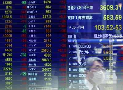 Image for Rising bond yields spook world shares as investors look to Powell