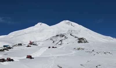 Image for Five Bosnian climbers feared dead on Russia's Mount Elbrus