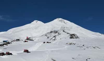 Image for Five Bosnian climbers feared dead on Russia's Mount Elbrus