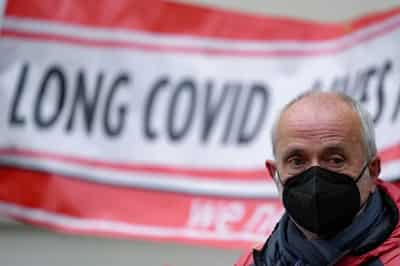 Image for Two million Britons suffer long COVID symptoms, survey shows