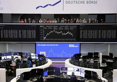 Image for STOXX 600 hits two-week high; UniCredit, Commerzank drop
