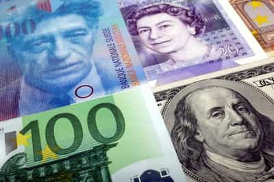 Image for Euro holds gains after hopes of easing in Ukraine tensions