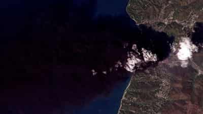 Image for Russia still tackling a blaze at Tuapse port