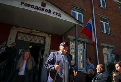 Image for Russian anti-war politician ends run for parliament, citing legal setbacks