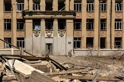 Image for Ukrainians report fierce fighting as Russia marks Soviet WW2 victory