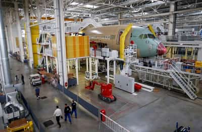 Image for Qantas weighs order for 20 Boeing or Airbus wide-body jets, sources say
