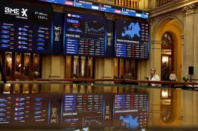 Image for Morning Bid: Firming Fed cut bets buoy stocks, undercut dollar