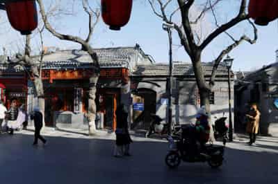 Image for China worries about lagging consumption as broader economy shakes off COVID