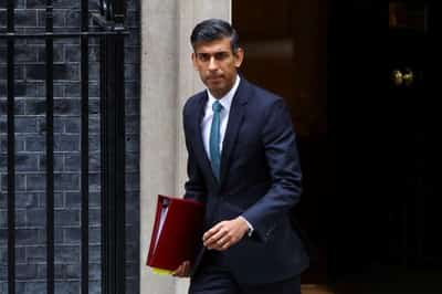 Image for British PM Sunak discussed Channel migration with France’s Macron, Downing Street says