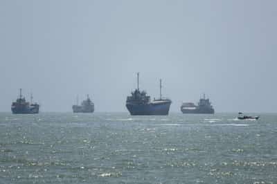 Image for Iran and Oman reach agreements on share of Hormuz and revenues, Revolutionary Guards say