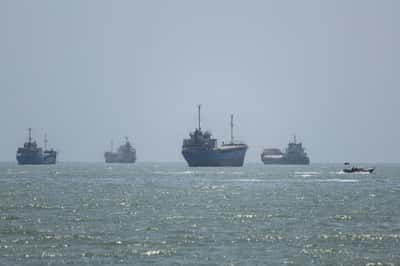 Image for Iran and Oman reach agreements on share of Hormuz and revenues, Revolutionary Guards say