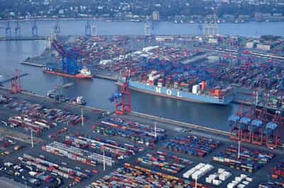 Image for Euro zone trade deficit extends to Feb as energy import burden rises