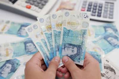 Image for Sterling creeps lower vs dollar after BoE’s gloomy outlook