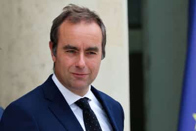 Image for Tax the rich or fall: French PM faces budget ultimatum