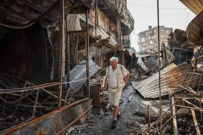 Image for War-weary Kyiv residents defiant over Russian threat of new strikes