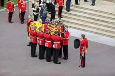 Image for Queen Elizabeth died of ‘old age’, death certificate shows