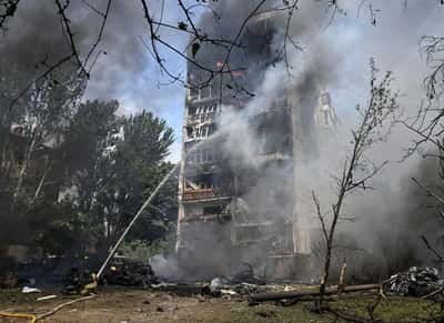 Image for Russian attack kills three in Ukraine's Zaporizhzhia, officials say