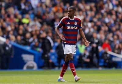 Image for Soccer-Premier League clubs spend record 3 billion pounds in summer frenzy